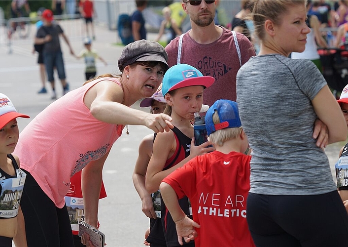 <em>«Dort müssen wir hin!»</em> Vor dem Familienlauf wurde der Streckenverlauf diskutiert. <em>«Dort müssen wir hin!»</em> Vor dem Familienlauf wurde der Streckenverlauf diskutiert.