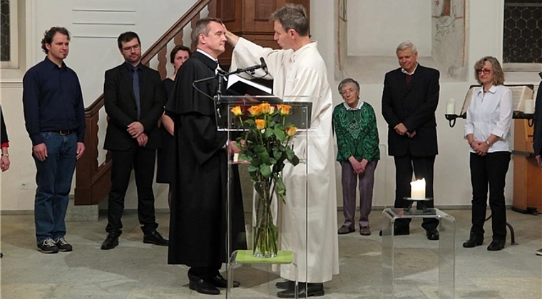 Mehr Taten und Umsetzung: Installation von Pfarrer Jürgen Will in der reformierten Kirche Seon. Foto: zvg