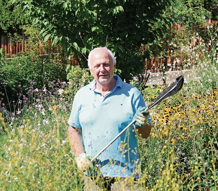 Kümmert sich leidenschaftlich um Tier und Garten: Ernst Denzler.Foto: Romi Schmid