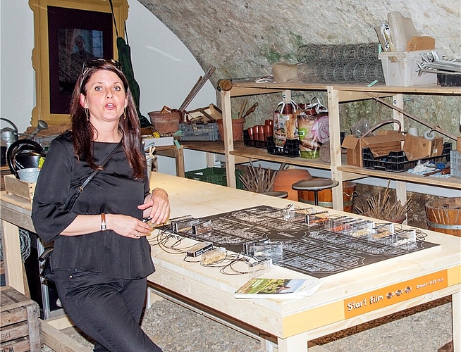 Multifunktional und Lagerraum: Projektleiterin Martina Huggel, leitende Kuratorin Museum Aargau, im neuen «Gemüsekeller».
