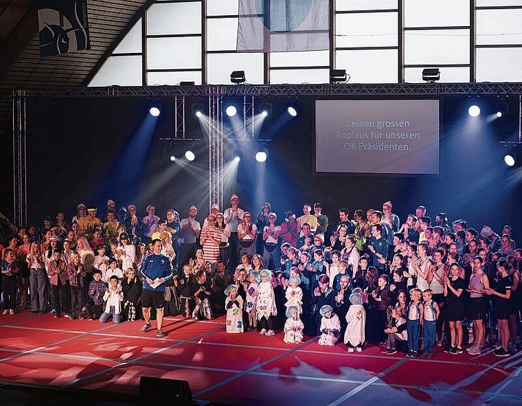 Vereinte Turnfreude: Die turnenden Vereine Lenzburg machten dieses Jahr gemeinsame Sache und boten eine grosse Show. Foto: zvg