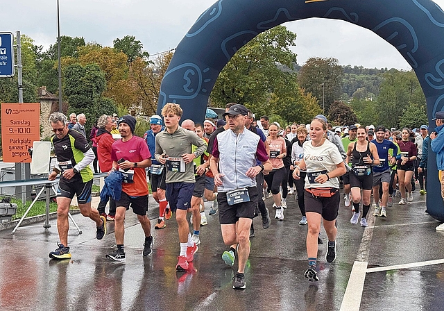 Am Schloss Hallwyl startet der 10-Kilometer-Lauf.Foto: Verena Schmidtke
