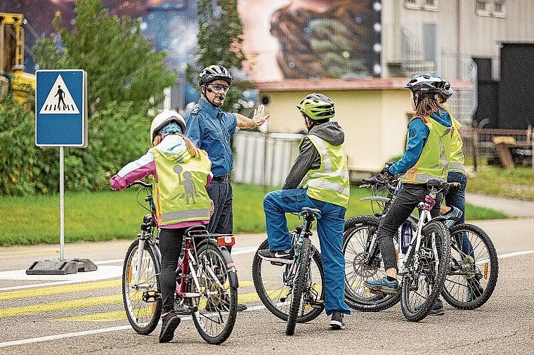 Regeln in geschütztem Rahmen üben: Der Verkehrsgarten wird von der Repol genutzt. Er ist tagsüber öffentlich zugänglich. Foto: Chris Iseli