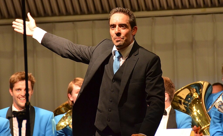 <em>Aargauer Meister der Höchstklasse:</em> Die Brass Band Imperial Lenzburg unter Dirigent Rafael Camartin am Kantonalmusikfest in Laufenburg. Foto: zvg