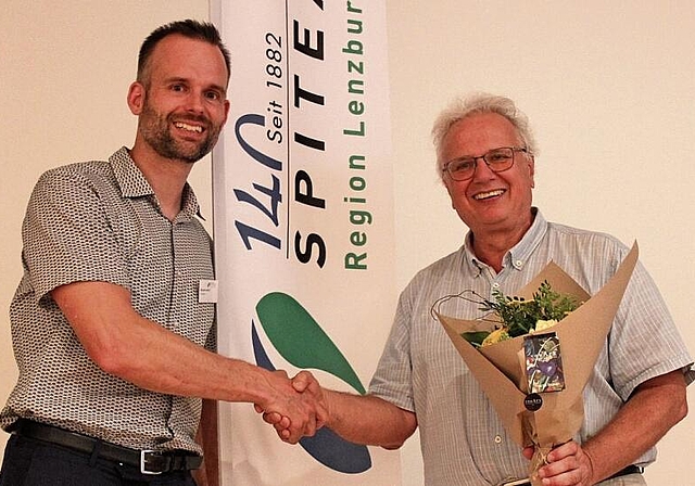 Stabwechsel: Martin Imhof übergab das Spitex-Präsidium an Jürg Link. Foto: Alfred Gassmann