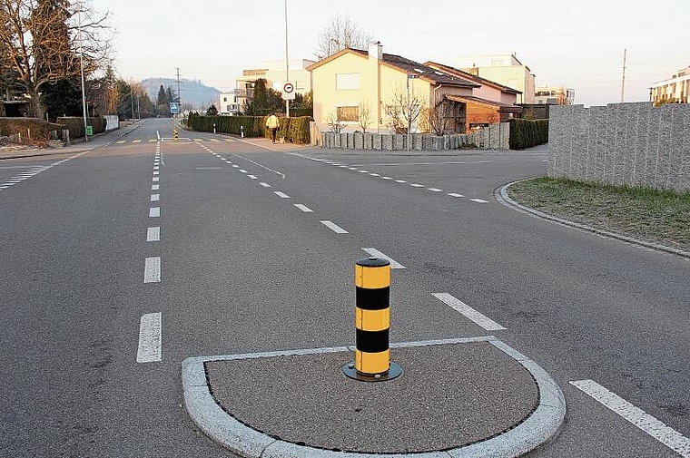 Gefährlicher Knoten: An der Schafisheimerstrasse sind trotzdem für die Kantonale Radrou te 591 keine Verbesserungen geplant. Foto: Alfred Gassmann