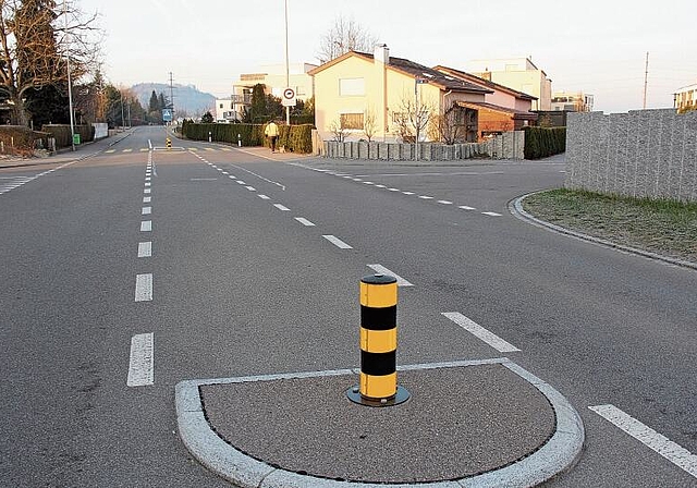 Gefährlicher Knoten: An der Schafisheimerstrasse sind trotzdem für die Kantonale Radrou te 591 keine Verbesserungen geplant. Foto: Alfred Gassmann