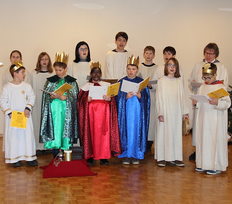 <em>Verbreiteten im Seetal viel Freude:</em> Die Seoner Sternsinger traten ebenfalls im Pfarreizentrum auf. Foto: Alfred Gassmann