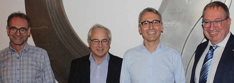 <em>Referenten am Energie-Apéro in Lenzburg:</em> Stephan Kämpfen, Werner Leuthard, Norbert Kräuchi und Gastgeber Markus Blättler. Foto: zvg