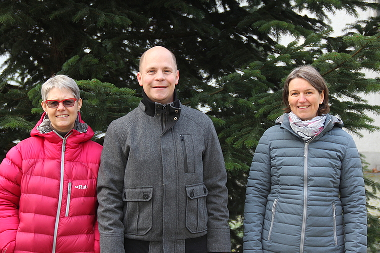 Wechsel in der Kirchenpflege: Vizepräsidentin Brigitta Bölsterli geht, Michael Kretz und Claudia Dammann kommen.Foto: Alfred Gassmann