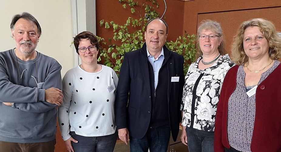 <em>Bestritten den Eröffnungsakt:</em> Projektleiter Victor Condrau, Gemeindeammann Andrea Kuzma, Regierungsrat Markus Dieth, Gabi Lauper (Klas), Gertrud Burger (ProSpecieRara).
