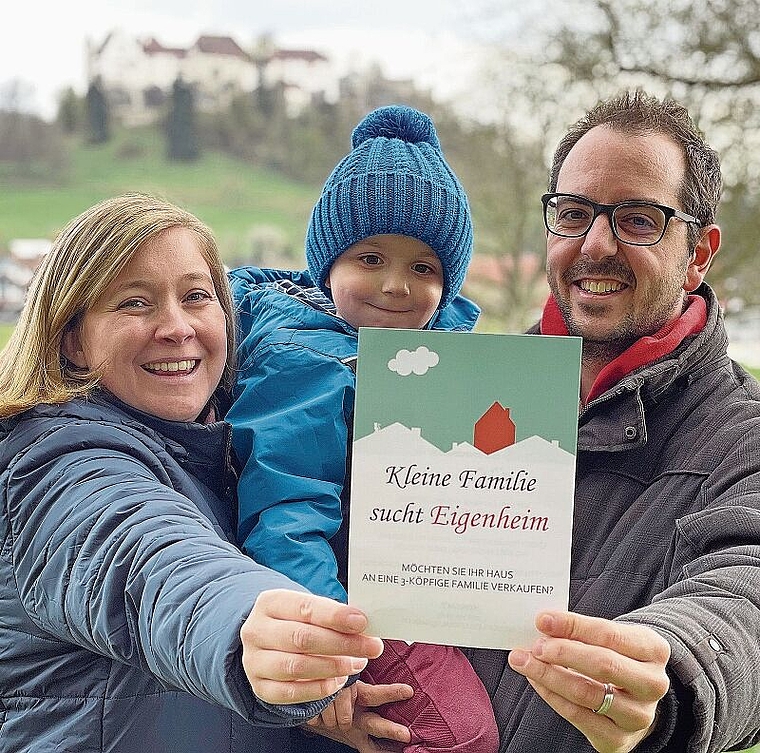 Haussuche per Flyer: Familie Kellerhals aus Lenzburg träumt vom Eigenheim. Foto: zvg