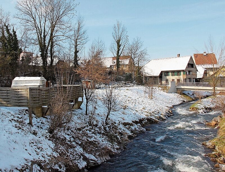 Dereinst wohnen am Wasser: Der Brunnrain wird zur attraktiven Wohnlage. Foto: Alfred Gassmann