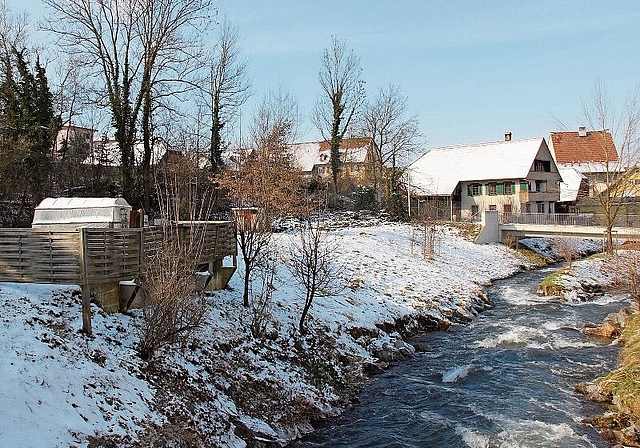 Dereinst wohnen am Wasser: Der Brunnrain wird zur attraktiven Wohnlage. Foto: Alfred Gassmann