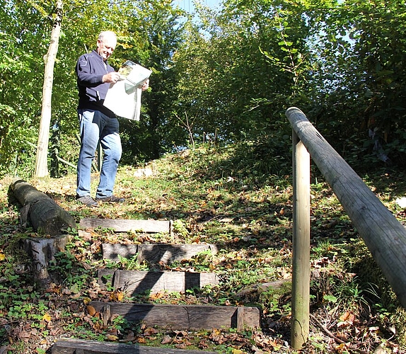 Willi Bürgi: Freut sich über die beseitigte Sackgasse nach der Holztreppe. Foto: AG