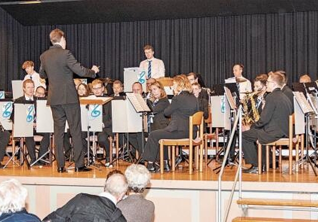 Herbstkonzert vor vollem Haus: Die ConcertBand der Stadtmusik Lenzburg spielte an zwei Abenden gross auf und entführte das Publikum aus dem Alltagsstress. Foto: Peter Winkelmann