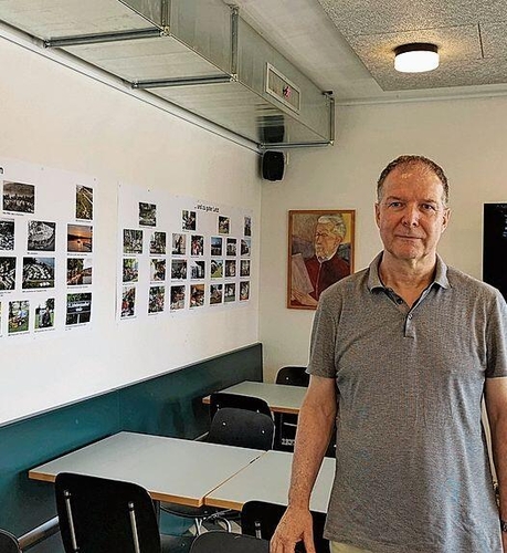 Jürg Lienhard in der Fotoausstellung.Foto: VSc