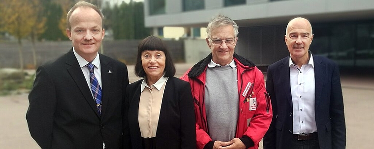 Partner und der neue Chef: Lukas Hürlimann (Vizepräsident GastroAargau), Rita Brühlmann (Grand-Casino Baden), Heinz Fehlmann (Präsident Verein Nez Rouge Aargau) und Ruedi Suter (Rektor Berufsschule Lenzburg). Foto: Fritz Thut