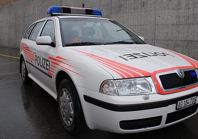 <em>Geht die Repol Lenzburg bald auch in Hunzenschwil und Rupperswil auf Patrouille?</em> Im Bild: ein Polizeiauto der Repol Lenzburg. Foto: Irene Jurinak