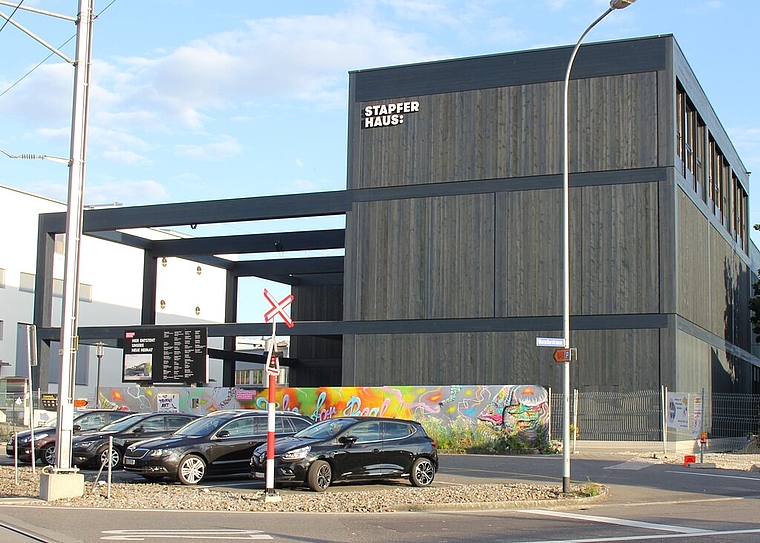 <em>Wird nun bezogen:</em> Das neue Stapferhaus beim Lenzburger Bahnhof. Foto: Alfred Gassmann
