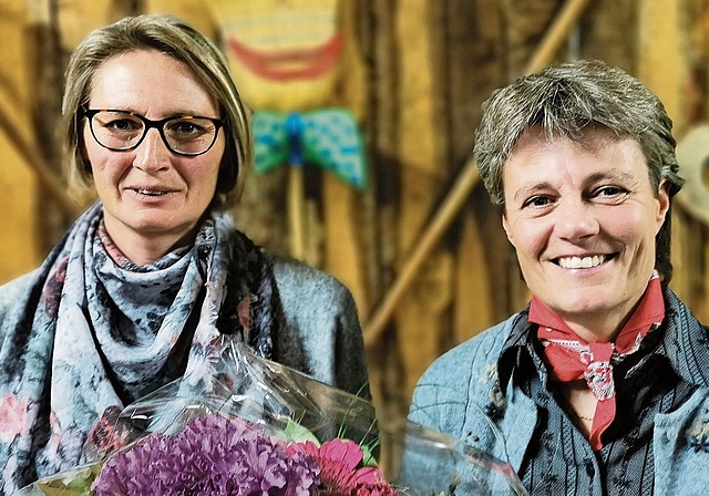Neue Grossrätinnen des Bezirks Lenzburg: Renate Häusermann-Meyer und Brigitte Vogel an der SVP-Wahlfeier in Seengen. Foto: Fritz Thut