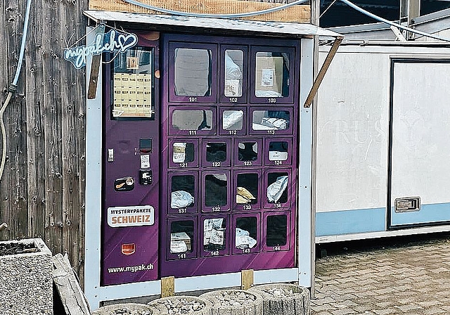 Der Mystery-Paket-Automat in Othmarsingen ist einer der ersten in der Schweiz.Foto: Romi Schmid 
