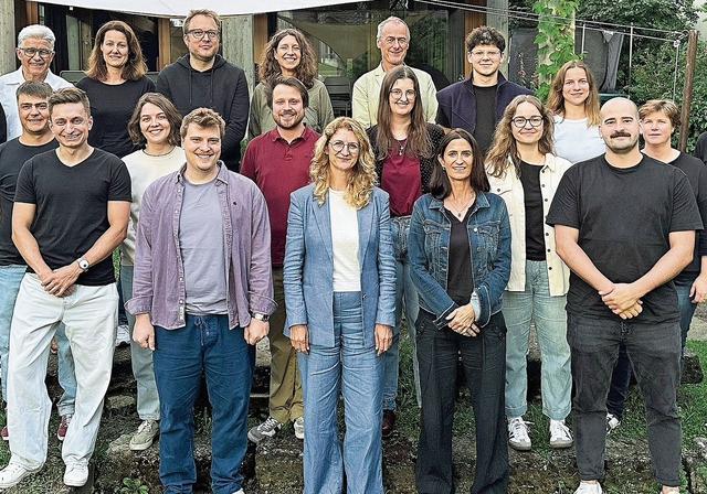 Anlässlich der Nominationsversammlung im Haus im Garten: Die starke Einwohnerratsliste der SP bietet eine grosse Vielfalt.Foto: zvg