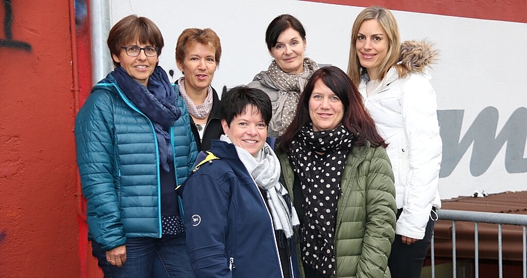 Starten bald in ihre letzte Saison: Das Kerzenziehen-OK-Team des Elternvereins Lenzburg. Oben: Kathy Hunziker, Patrizia Scholtysik, Monika Pfister, Simone Degelo. Unten: Nelly Bachmann und Brigitte Sandmeier. Foto: Melanie Solloso