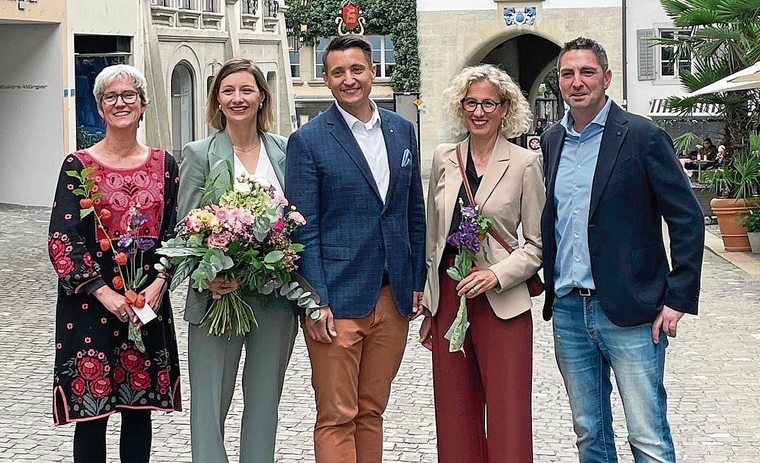 Das neue Kollegium am Wahlsonntag: Beatrice Taubert-Baldinger, Christina Bachmann-Roth, Andreas Schmid, Barbara Portmann-Müller und Sven Ammann. Foto: zvg
