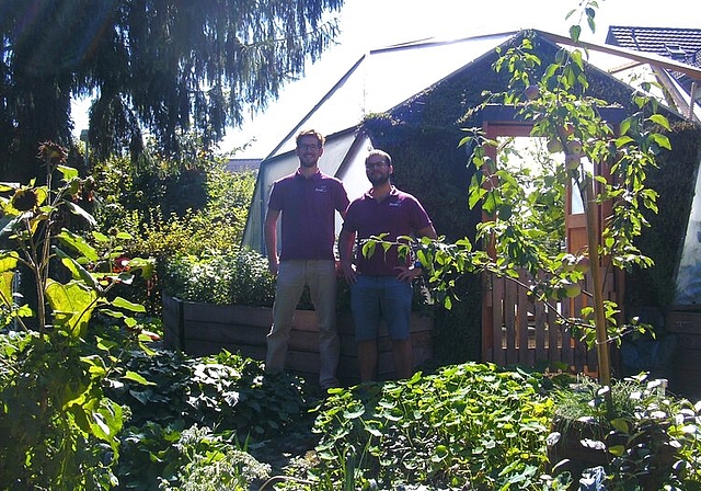 <em>Entwickeln sich selbst regulierende Ökosysteme:</em> Raffael Känzig und David Flores. Foto StO