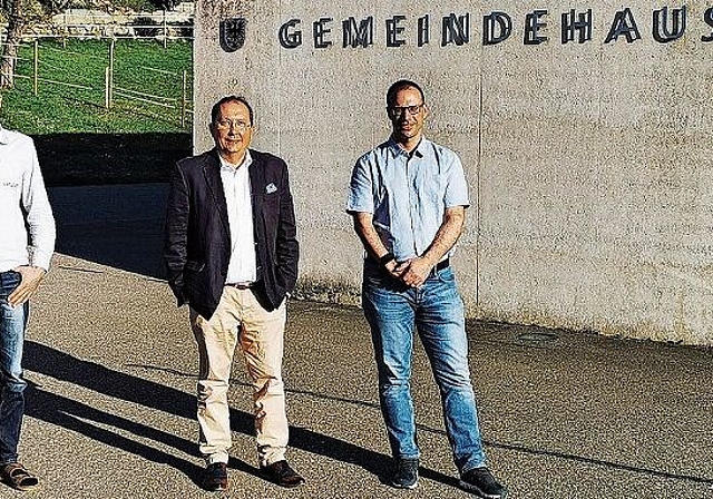 Präsentierten gute Zahlen für die Gemeinde Seengen: Steueramtsvorsteher Martin Suter, Gemeindeammann Jörg Bruder und Leiter Finanzen Beat Rölli. Foto: Fritz Thut