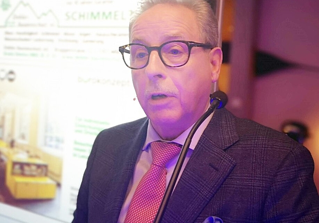 <em>Weiterhin umtriebig:</em> Präsident Erich Renfer an der 123. GV des Gewerbevereins Lenzburg und Umgebung. Foto: Fritz Thut