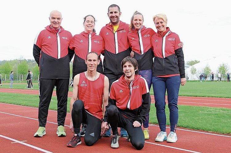 Reisen schon bald nach Berlin: Die Athleten und Coaches des Behinderten-Sportclubs Wohlen-Lenzburg (drei Athleten und ein Coach fehlen auf dem Bild). Foto: Romi Schmid