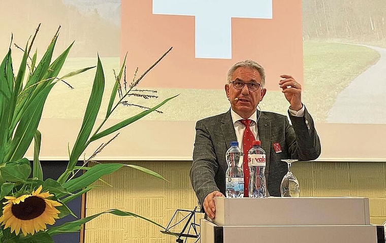Hielt Rückblick auf die Geschichte der Schweiz: Regierungsrat Alex Hürzeler an der 1.-August-Feier in Hunzenschwil. Foto: Hanny Dorer
