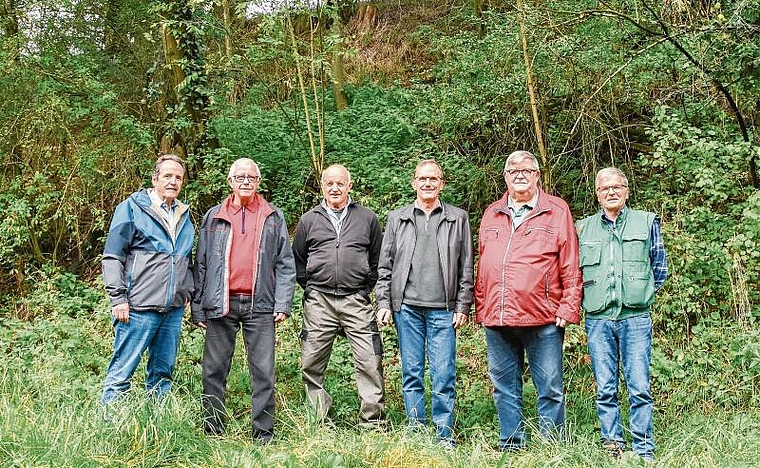 «Kosten sind zu hoch»: Einige Mitglieder der IG «Hochwasserschutz mit Vernunft».Foto: zvg