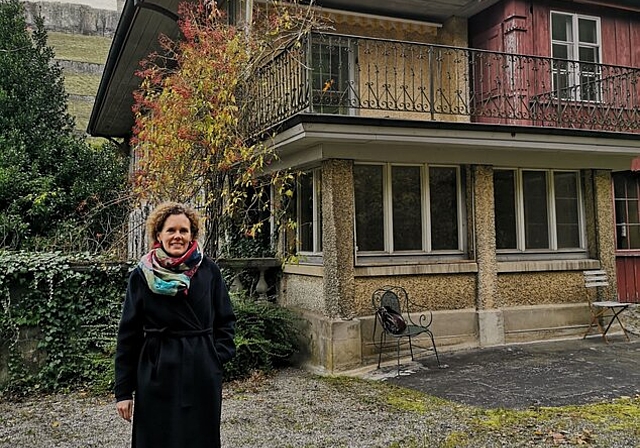 <em>Im Schatten des Schlosses:</em> Das Haus Sonnenberg mit der neuen Besitzerin Christine von Arx. Foto: Fritz Thut