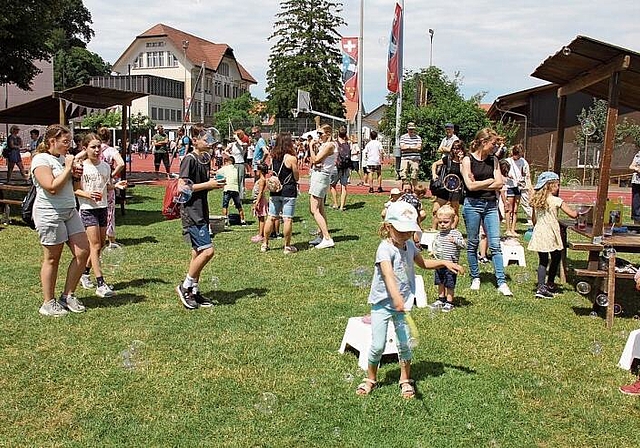 Reges Treiben: Der Spielnachmittag fand grossen Anklang.Foto: Alfred Gassmann