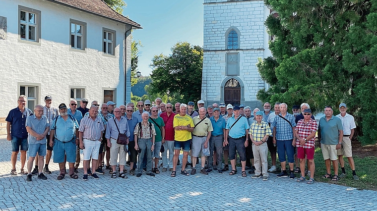 Die «Männerstämmler» auf der Klosterinsel.Foto: zvg