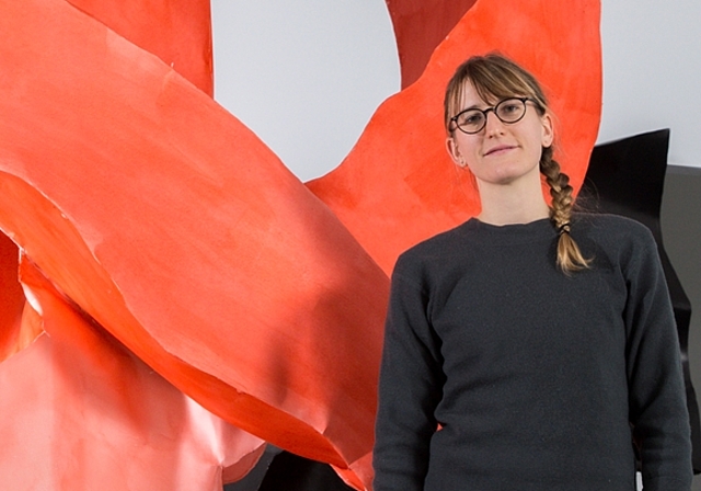 <em>Gastkünstlerin:</em> Simone Holliger mit Werk im Kunsthaus Aarau. Foto: Claudio Thoma