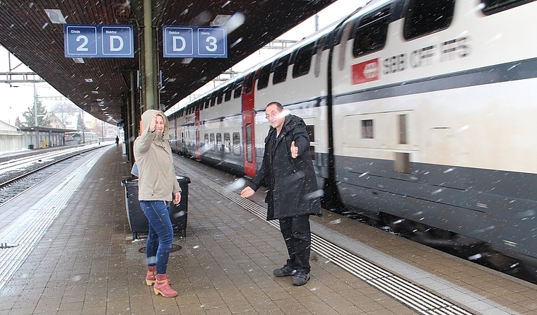 Überführung: Chantal Toker und Daniel Fischer zeigen, wo sie stehen könnte.