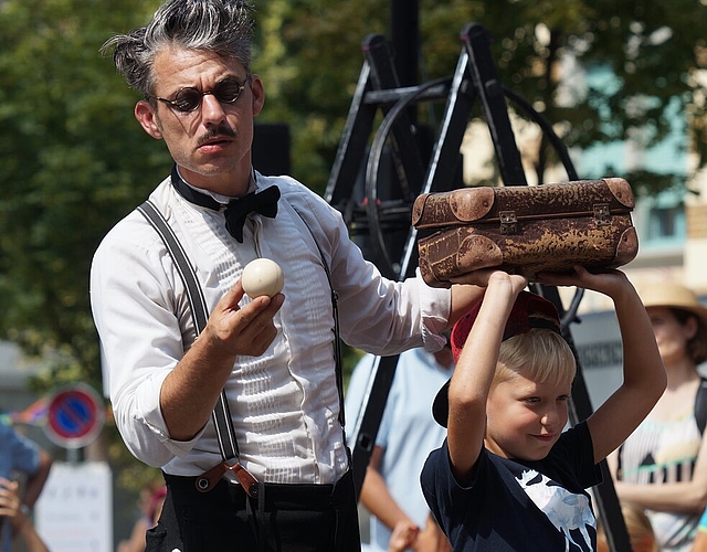 <em>Bald gehts wieder los:</em> Das Gauklerfestival lockt mit 24 ganz speziellen Nummern. So wie «Monsieur» vor einem Jahr.