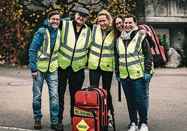 Die First Responder Oberes Seetal sind die schnelle Voraushut für die nachrückenden Rettungssanitäter. Hier zu sehen: Micaela Saeftel, Mario Steiner, Lena Kramis, Ruth Gutknecht und Sibylle Baumann.Foto: zvg