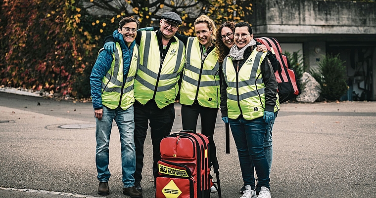 Die First Responder Oberes Seetal sind die schnelle Voraushut für die nachrückenden Rettungssanitäter. Hier zu sehen: Micaela Saeftel, Mario Steiner, Lena Kramis, Ruth Gutknecht und Sibylle Baumann.Foto: zvg