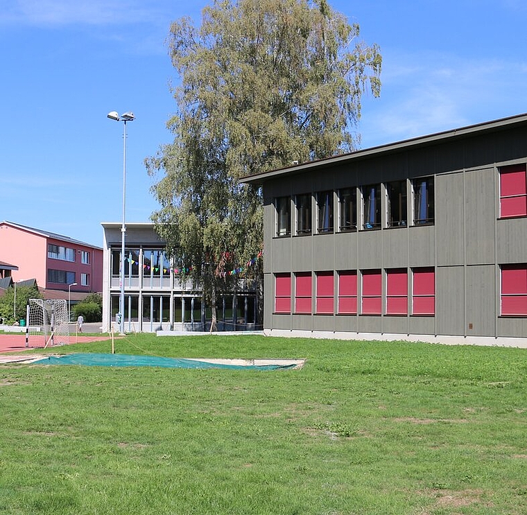 <em>Die Bauarbeiten sind abgeschlossen: </em>Schulanlage in Schafisheim. Foto: ms