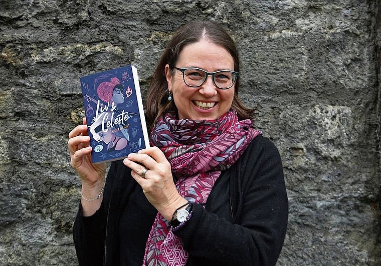 Hat ihren vierten Roman veröffentlicht: Die Niederlenzer Autorin Mirjam Wicki.Foto: Romi Schmid