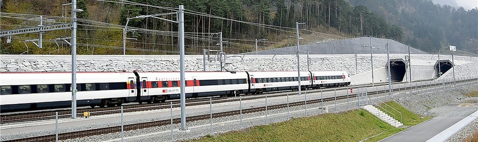 <em>Das Tessin ist ab nächstem Juni von Lenzburg aus viel schneller und mit nur einem Umsteigen erreichbar: </em>Die Einfahrt zum Gotthard-Basistunnel. Foto: zvg
