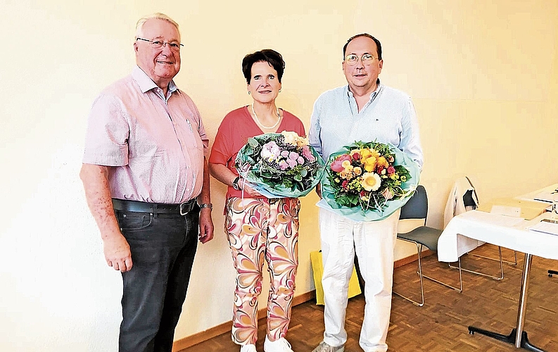 Die zurückgetretenen Vorstandsmitglieder Therese Suter und Jörg Bruder. Es fehlt Marianne Wildi.Foto: zvg