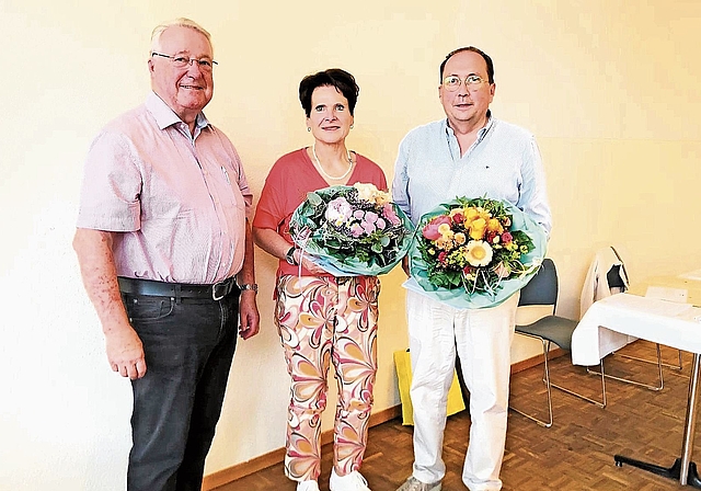 Die zurückgetretenen Vorstandsmitglieder Therese Suter und Jörg Bruder. Es fehlt Marianne Wildi.Foto: zvg