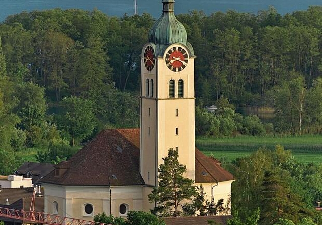 Dominiert das Seetal-Bild seit 200 Jahren: Die Kirche Seengen mit dem Rekordturm. Foto: zvg