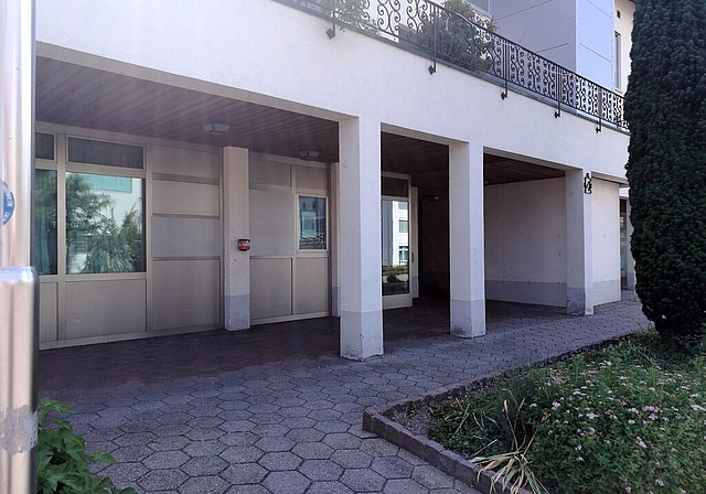 Geplanter Standort für Bancomat: Sarmenstorferstrasse 4. Foto: Fritz Thut